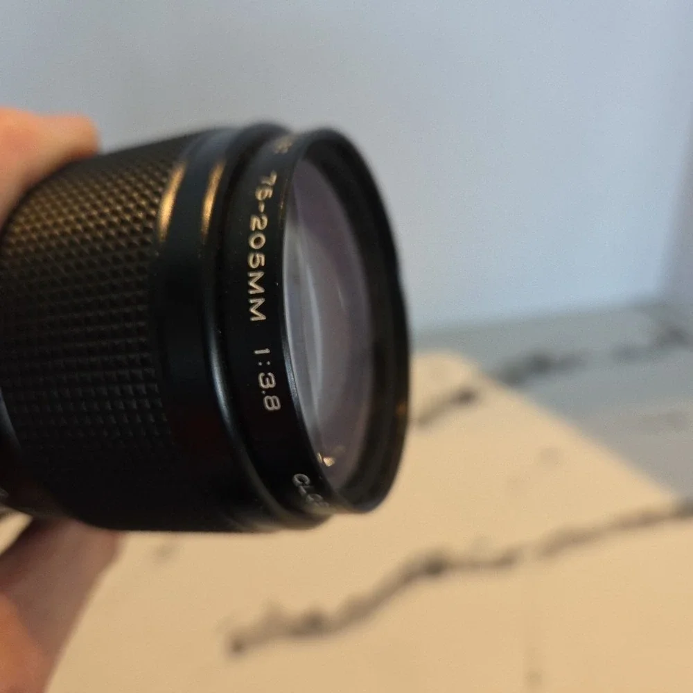 Vintage Vivitar 75-205 mm 1:3.8 Close Focusing Auto‎ Zoom Lens Asanuma Case
